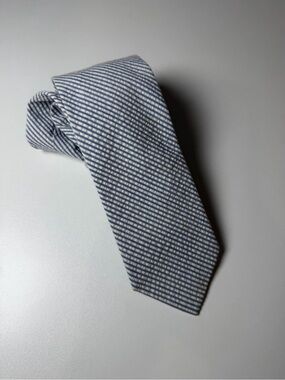 J. Crew 100% Cotton Seersucker Blue and White Diagonal Stripe Slim Modern Tie
